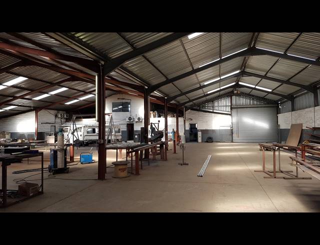 1,850M² FACTORY FOR SALE IN BLACKHEATH INDUSTRIAL